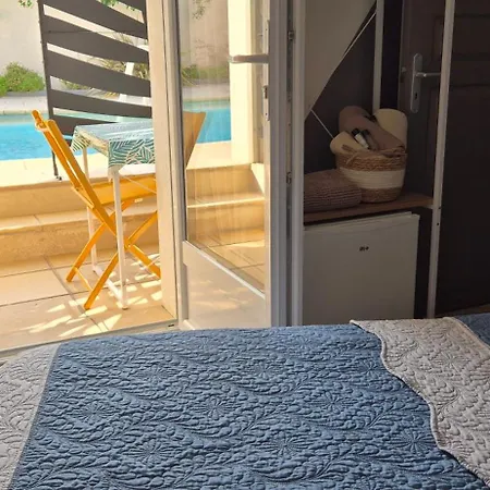 La Petite Dormeuse Oda ve Kahvaltı Comps (Gard)